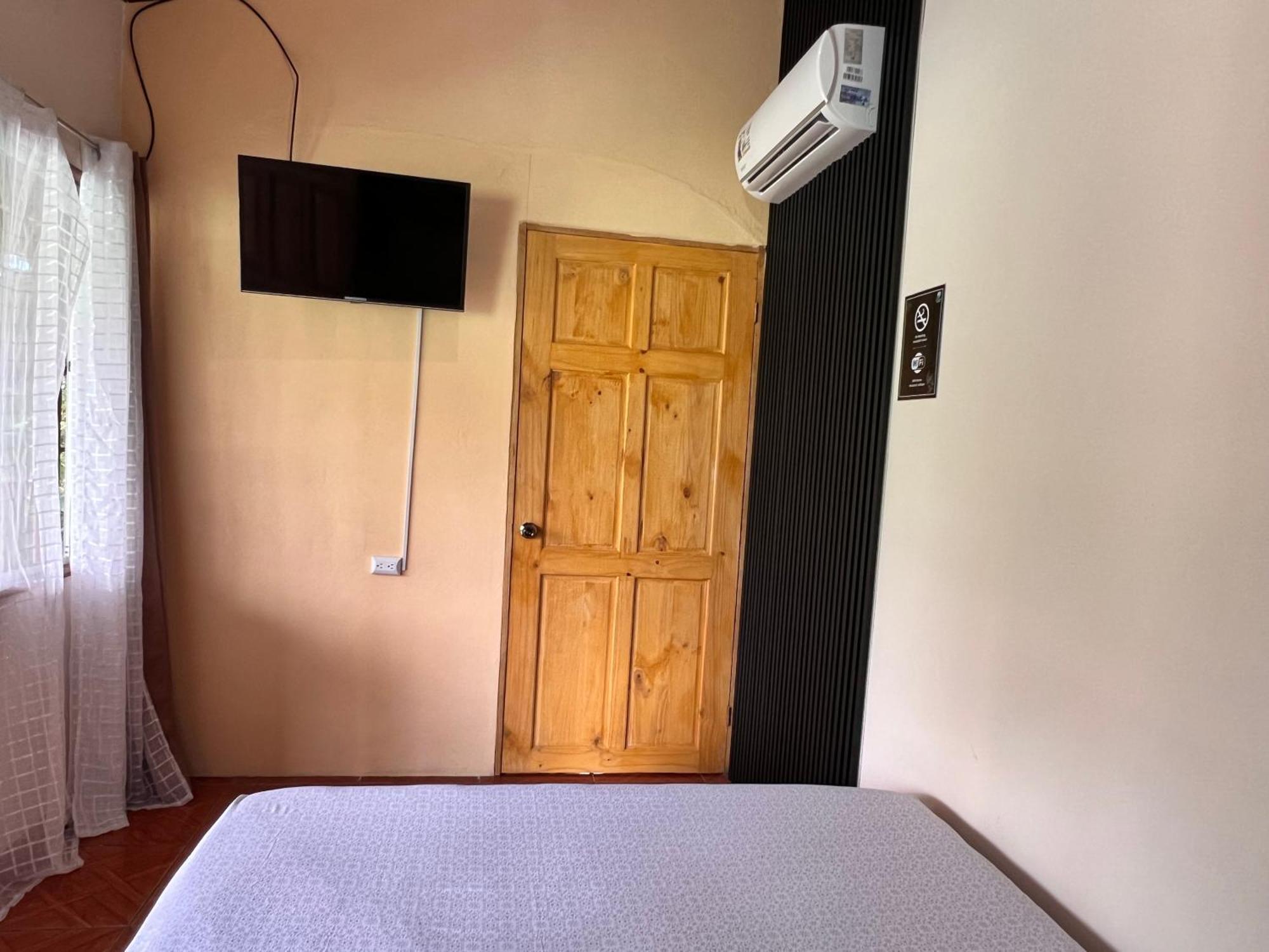 Rio Danta Hostel La Fortuna Eksteriør billede
