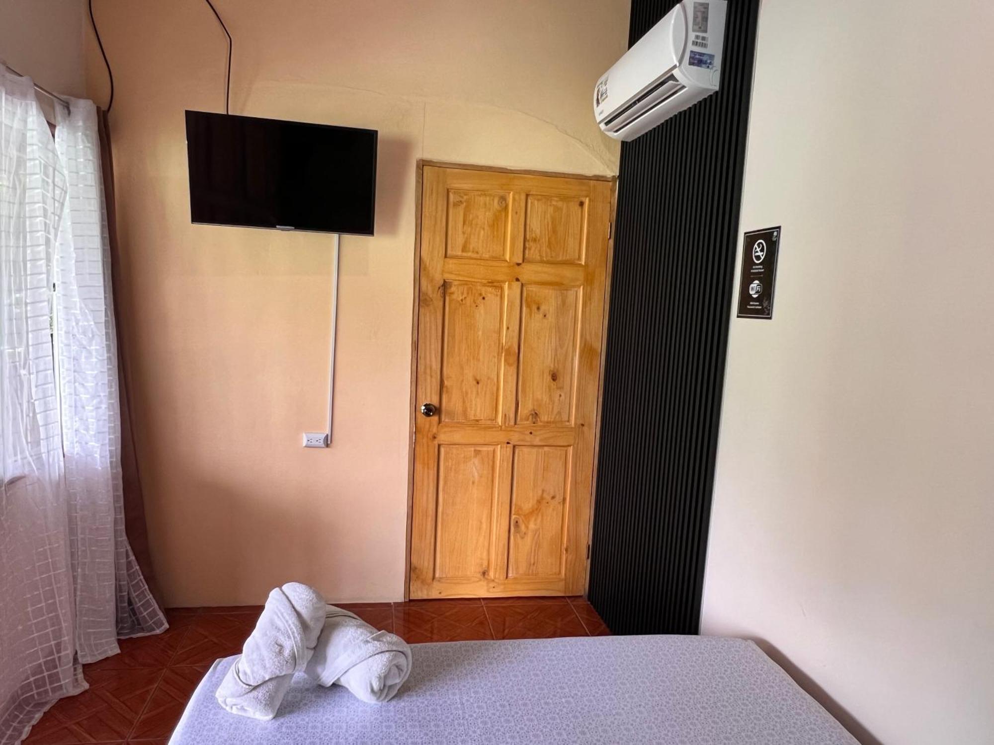Rio Danta Hostel La Fortuna Eksteriør billede