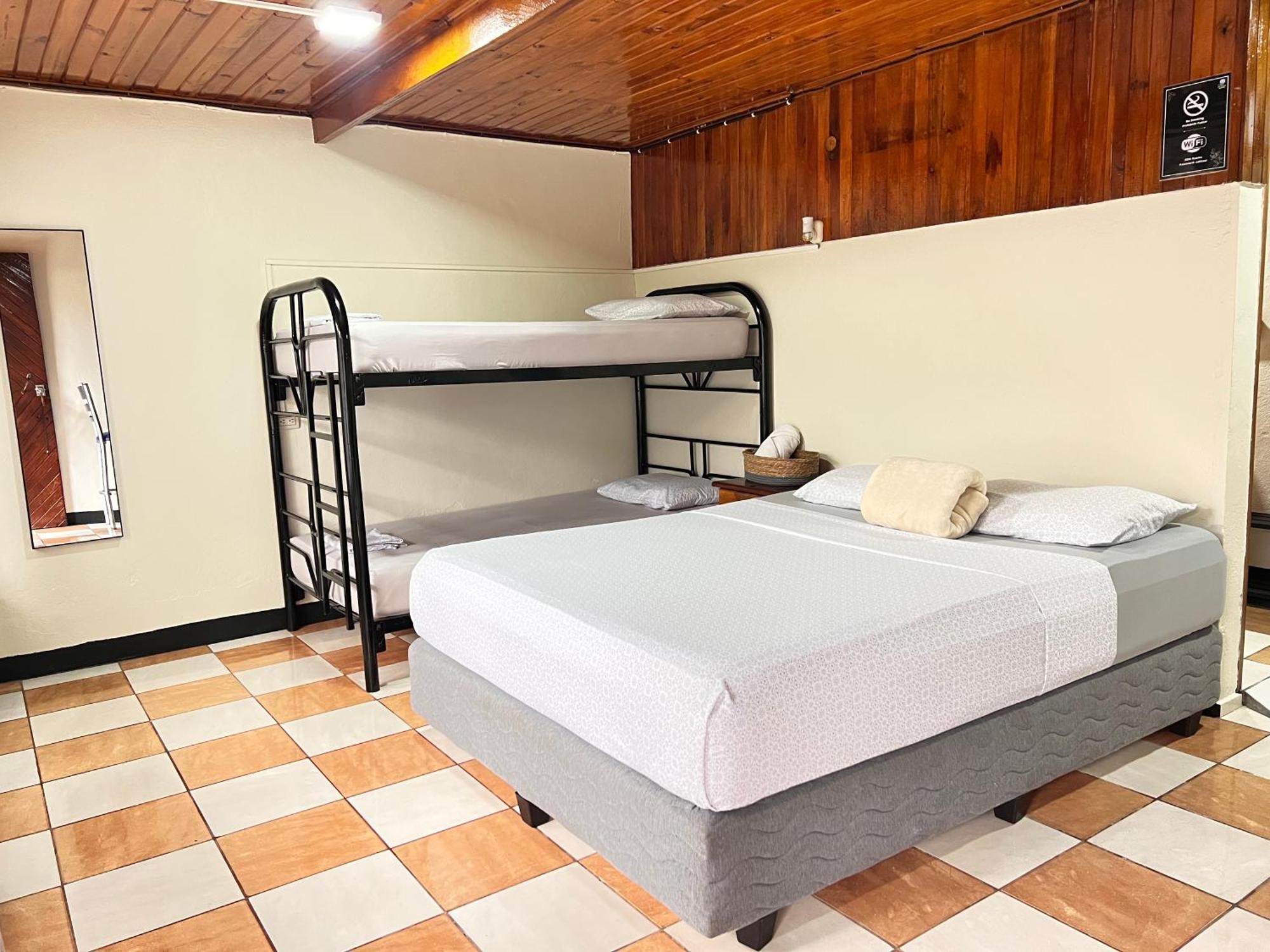 Rio Danta Hostel La Fortuna Eksteriør billede