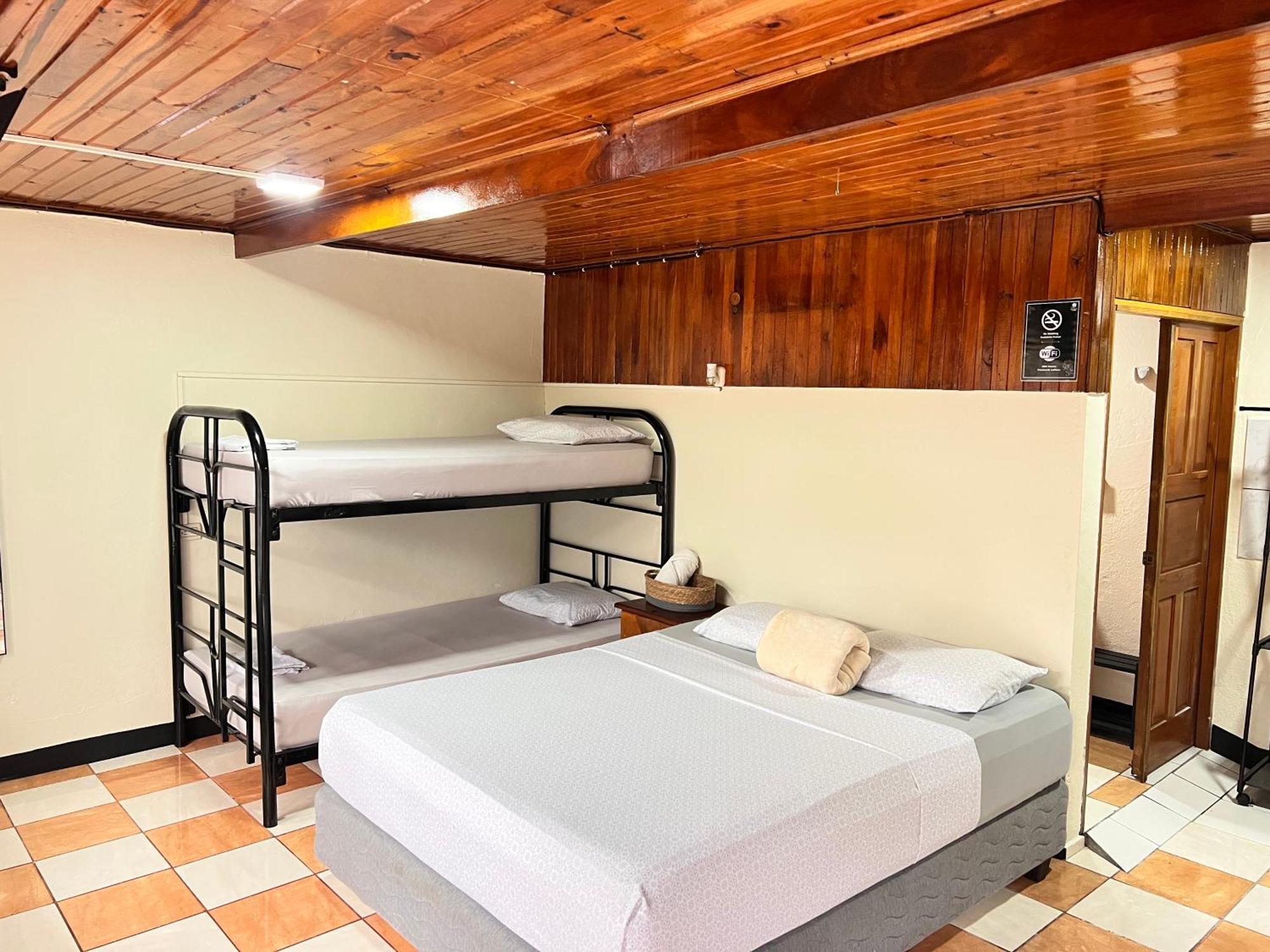Rio Danta Hostel La Fortuna Eksteriør billede